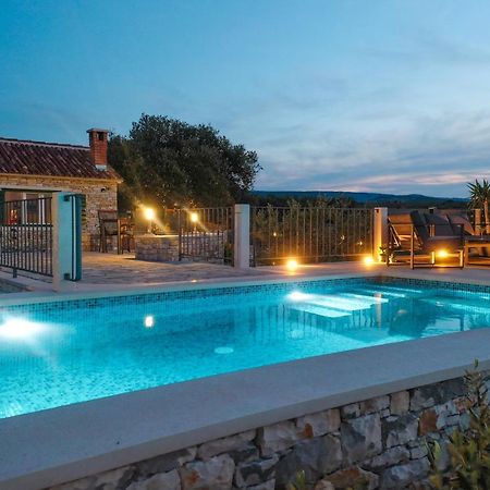 Heritage Holiday House Lori With Pool Postira Extérieur photo