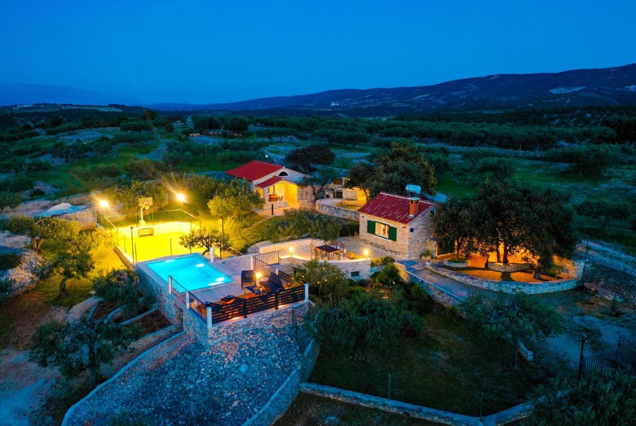 Heritage Holiday House Lori With Pool Postira Extérieur photo