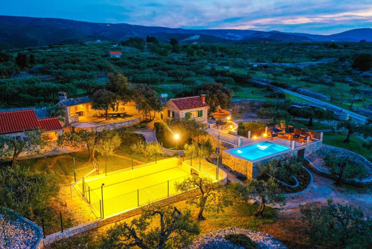 Heritage Holiday House Lori With Pool Postira Extérieur photo